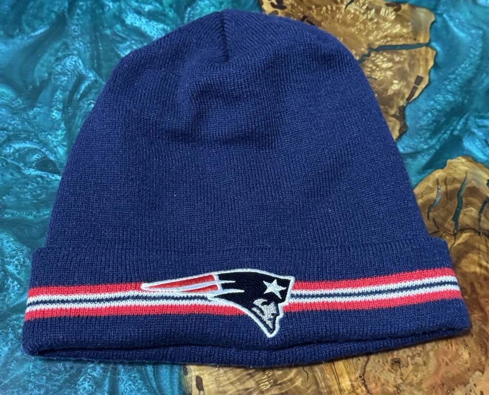 Reebok On Field NFL New England Patriots Beanie Toboggan Hat OSFM
